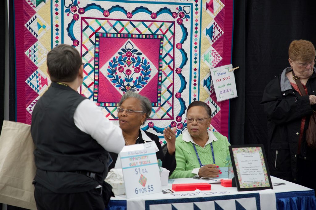 Quilt Guilds Volunteer Road to California Quilt Show