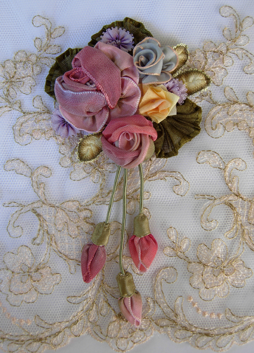 Boue Soeur Roses Brooch 500